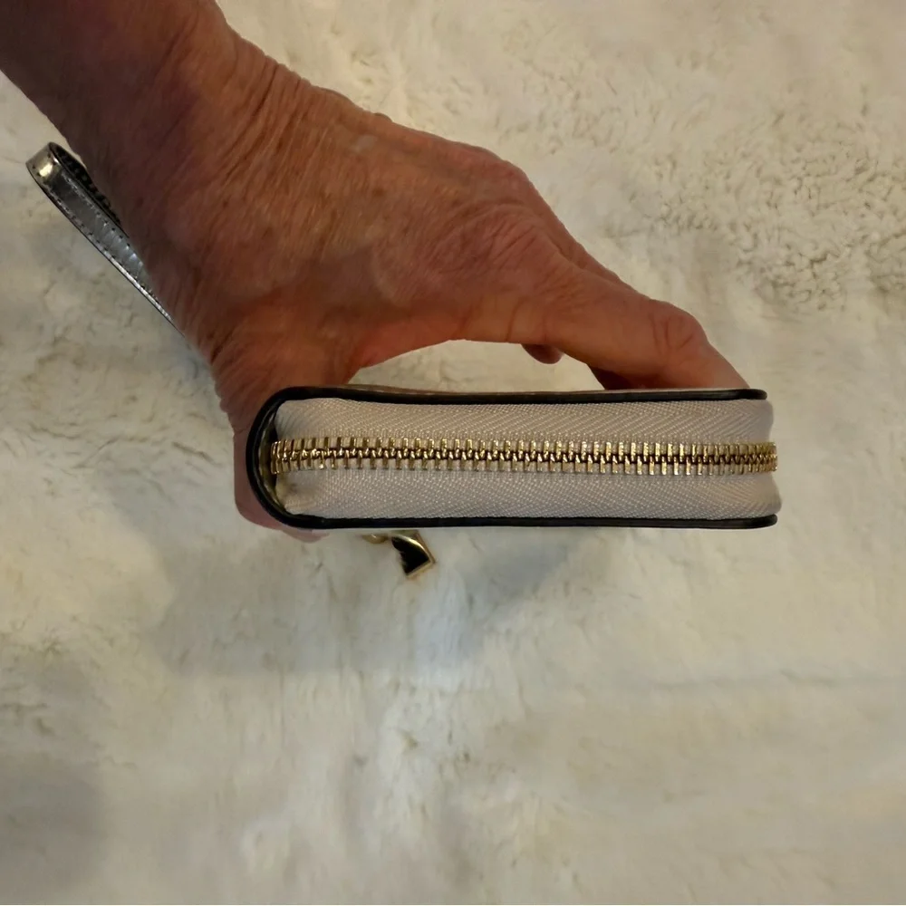Michael Kors Gold Quilted Continental Wristlet Wallet Jet Set 🎄